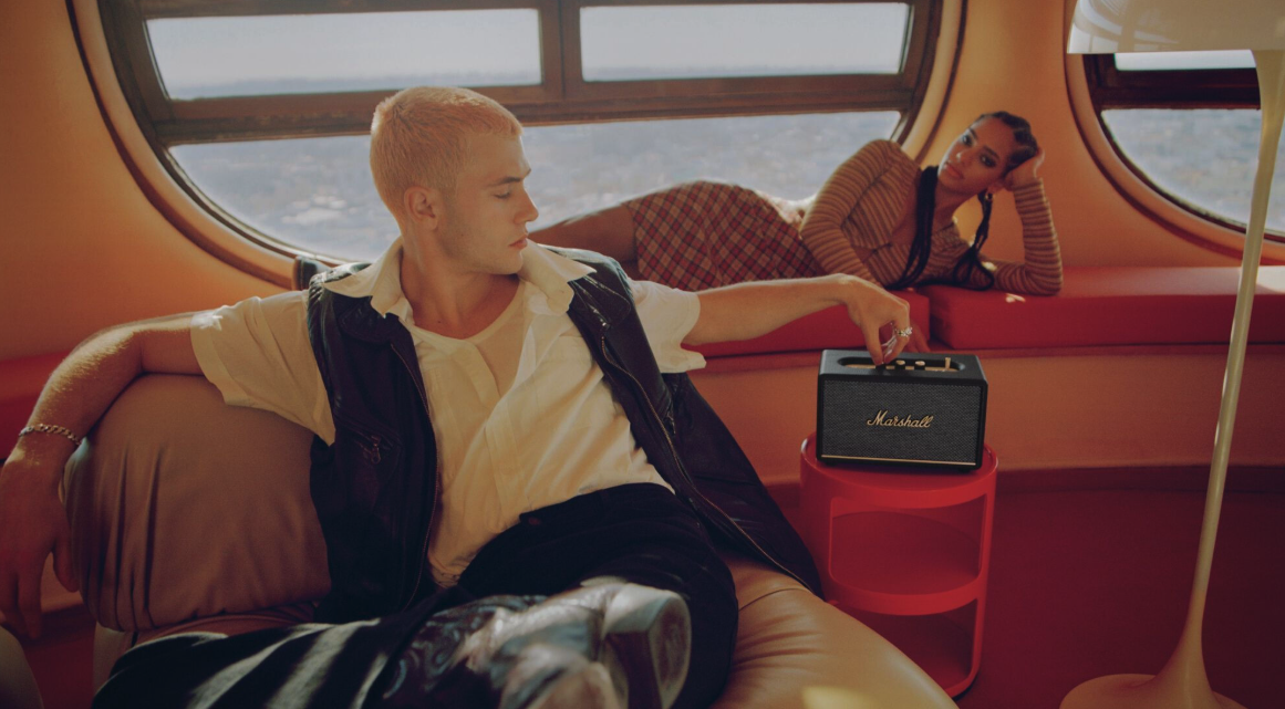 Ήχος που γεμίζει το χώρο